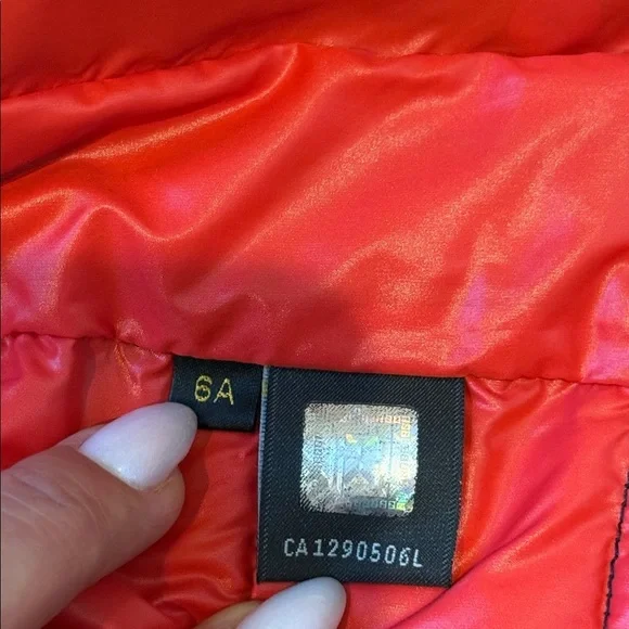 Fendi Puffer Vest Size 6 - Picture 8 of 10